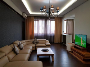 Northern Avenue, 3 bedrooms Luxury, New Renovated apartment TT666